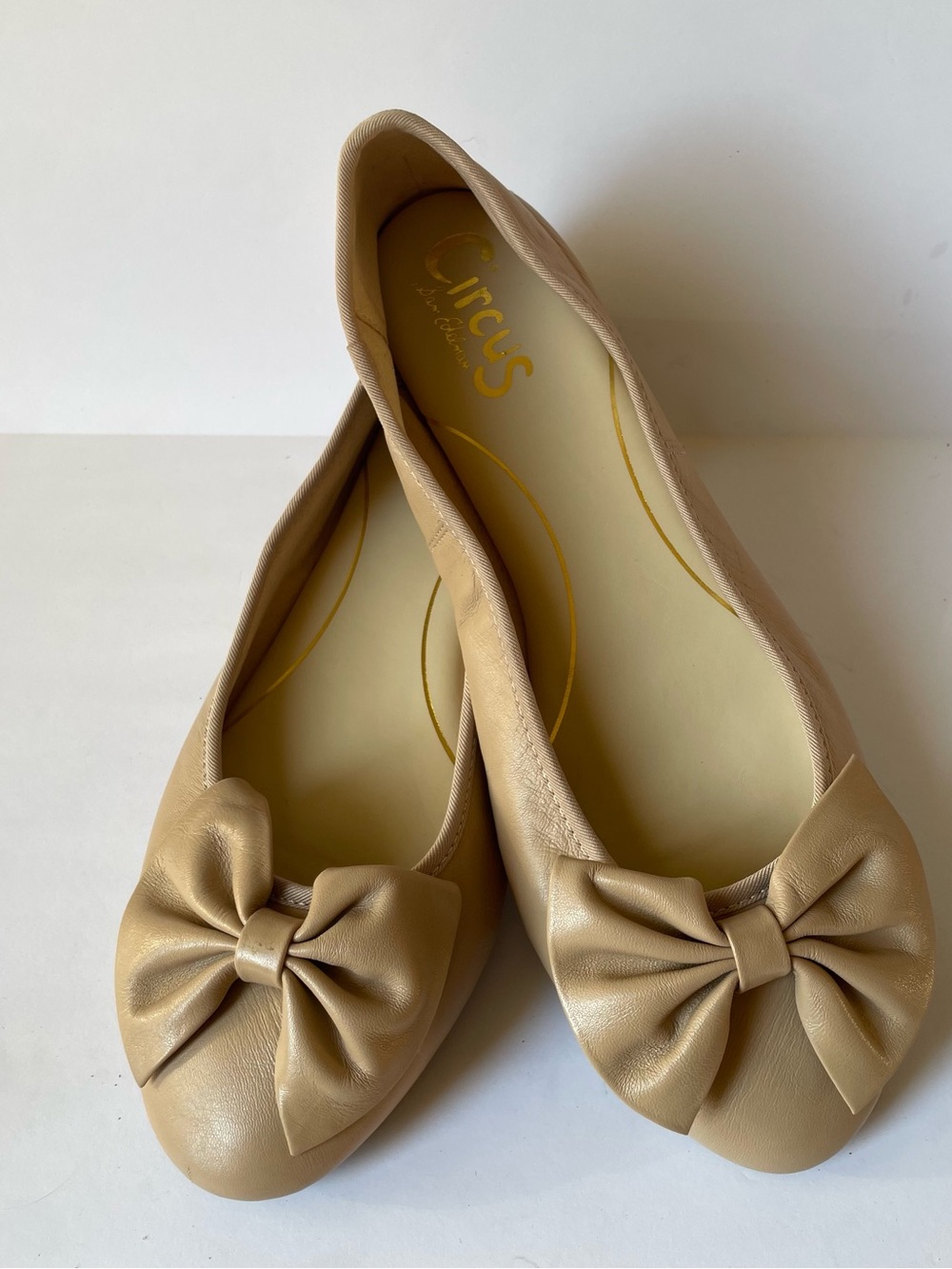 Circus by Sam Edelman Beige Tan Leather Bow Flats Ballet Comfort shoes Sz 9.5